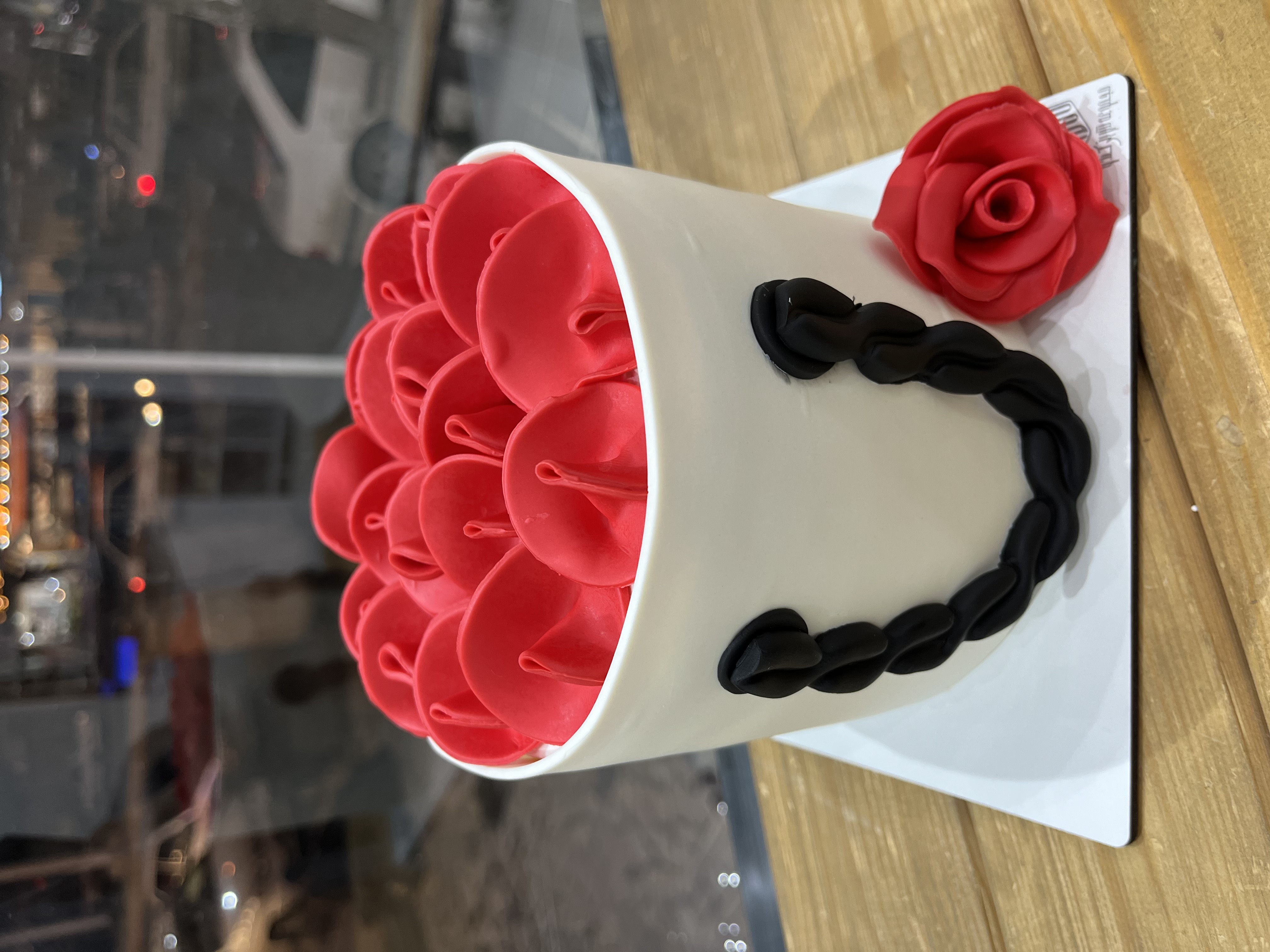 کیک باکس گل رز فوندانتی